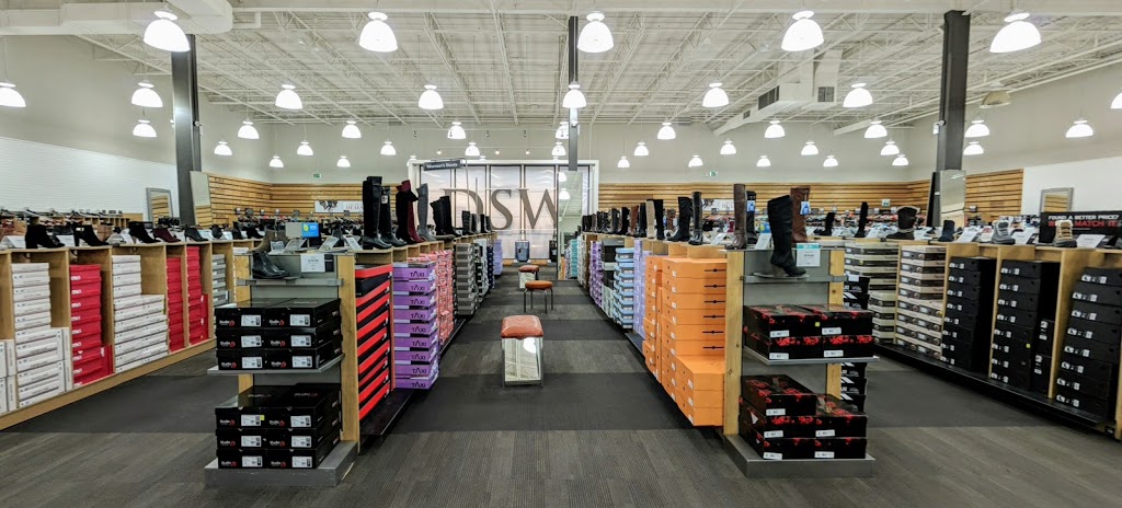 DSW Designer Shoe Warehouse | 17890 Yonge St, Newmarket, ON L3Y 8S1, Canada | Phone: (905) 952-2121