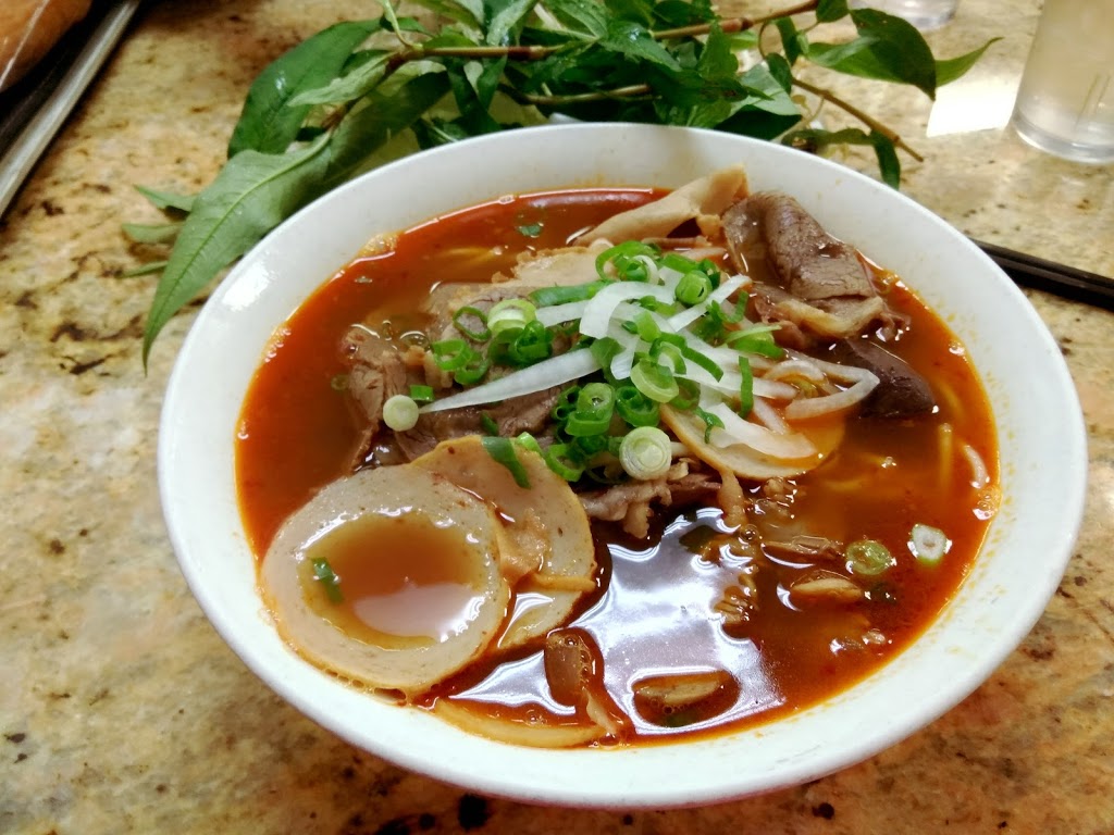 Com Bun Pho Viet | 4040 Steeles Ave W #17, Woodbridge, ON L4L 4Y5, Canada | Phone: (905) 605-6040