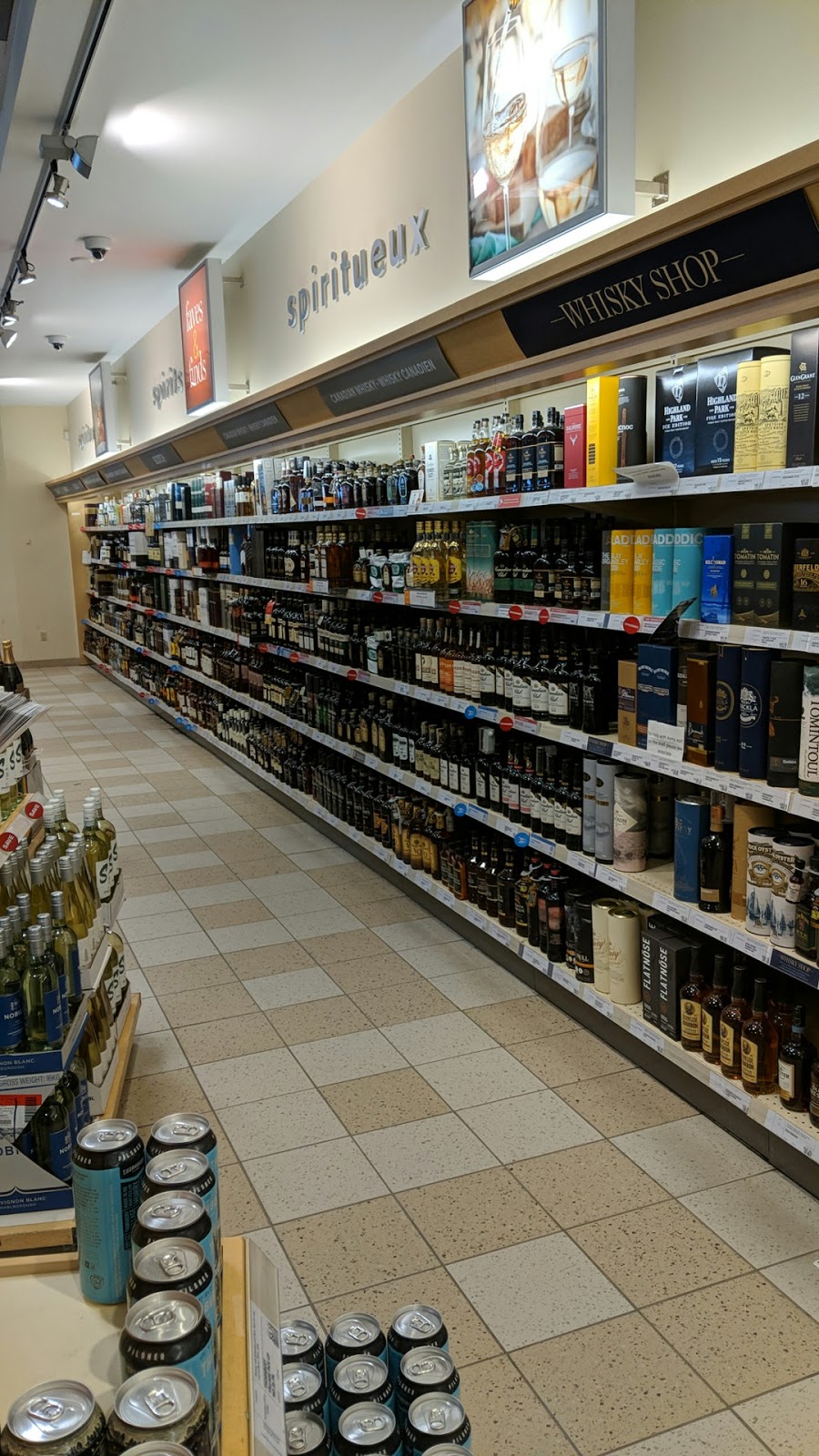 LCBO | 222 Richmond Rd, Ottawa, ON K1Z 6W6, Canada | Phone: (613) 729-1735