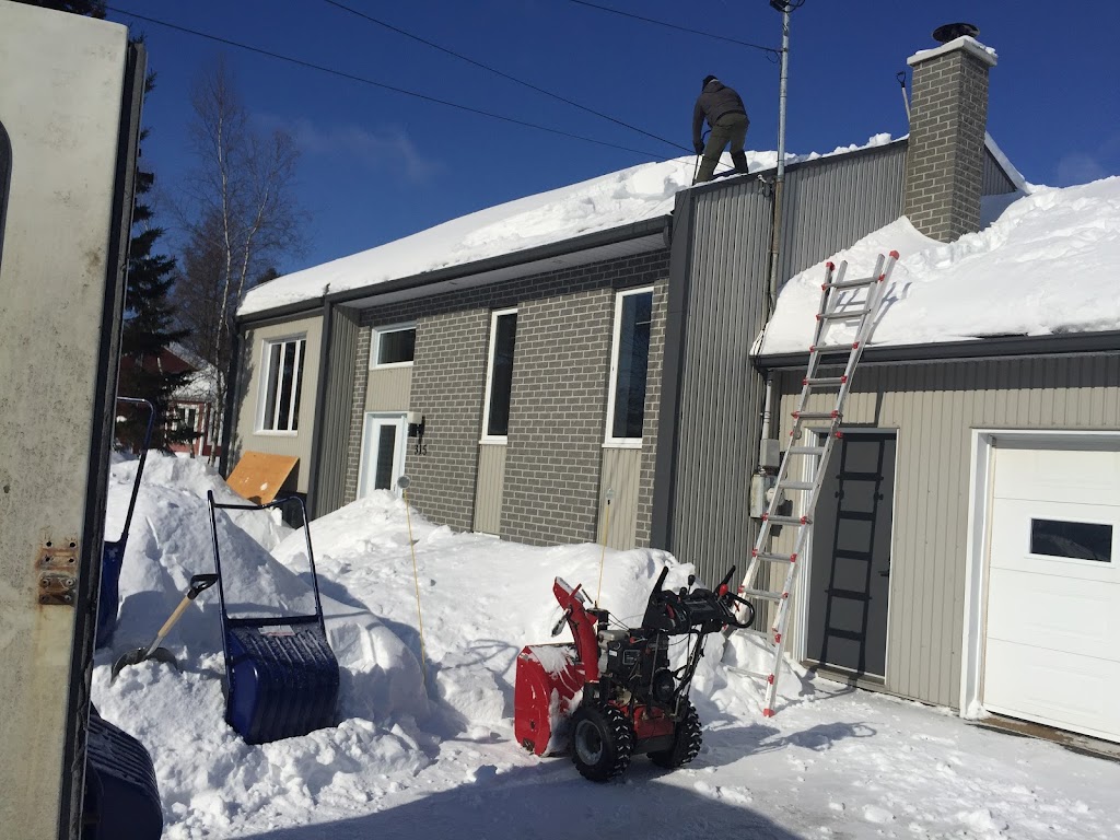 Déneigement toiture Pro Québec | 121 Rue des Merles, Québec, QC G1E 5M5, Canada | Phone: (581) 888-8306