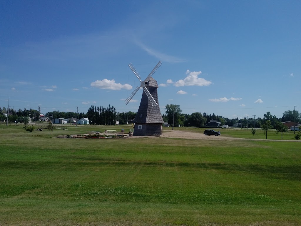 Holland Ice Gardens | Kirk St, Holland, MB R0G 0X0, Canada | Phone: (204) 526-2855