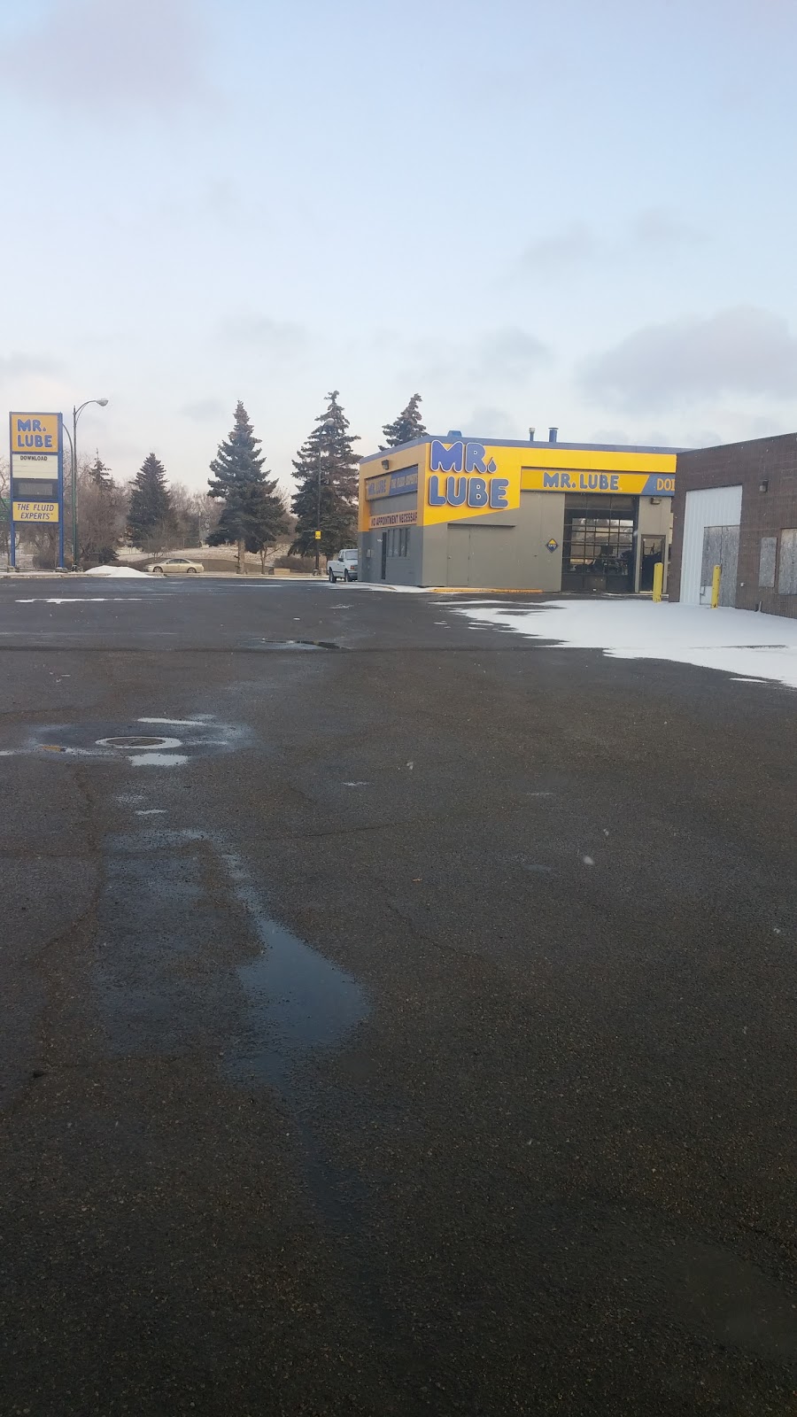 Mr. Lube + Tires | 2024 3 Ave S, Lethbridge, AB T1J 0L8, Canada | Phone: (403) 320-9575