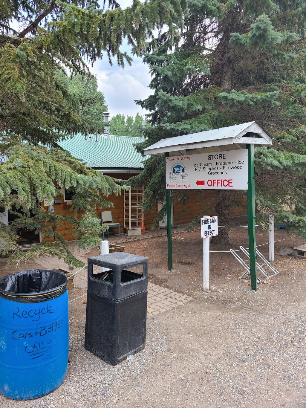 Daisy May Campground | 249 Lyndon Rd, Fort Macleod, AB T0L 0Z0, Canada | Phone: (888) 553-2455