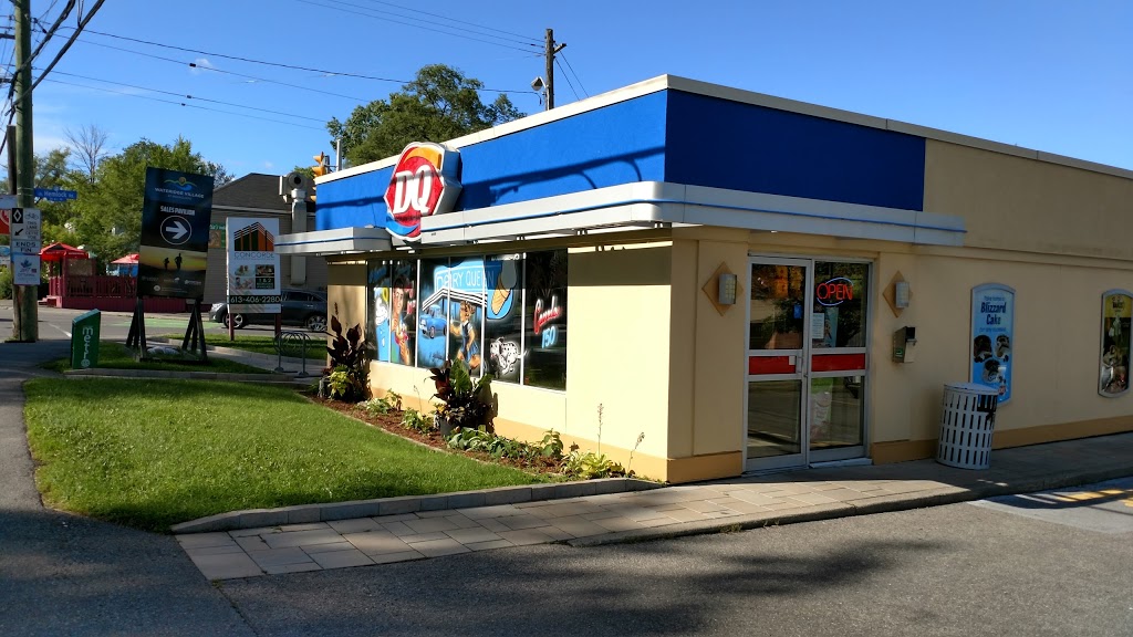 Dairy Queen (Treat) | 345 St Laurent Blvd, Ottawa, ON K1K 2Z7, Canada | Phone: (613) 749-2280