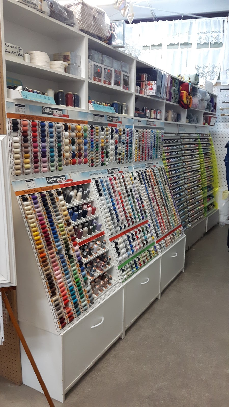 Fabrics Roger & Son | 17975 Rue Charles, Mirabel, QC J7J 1H9, Canada | Phone: (450) 435-5124