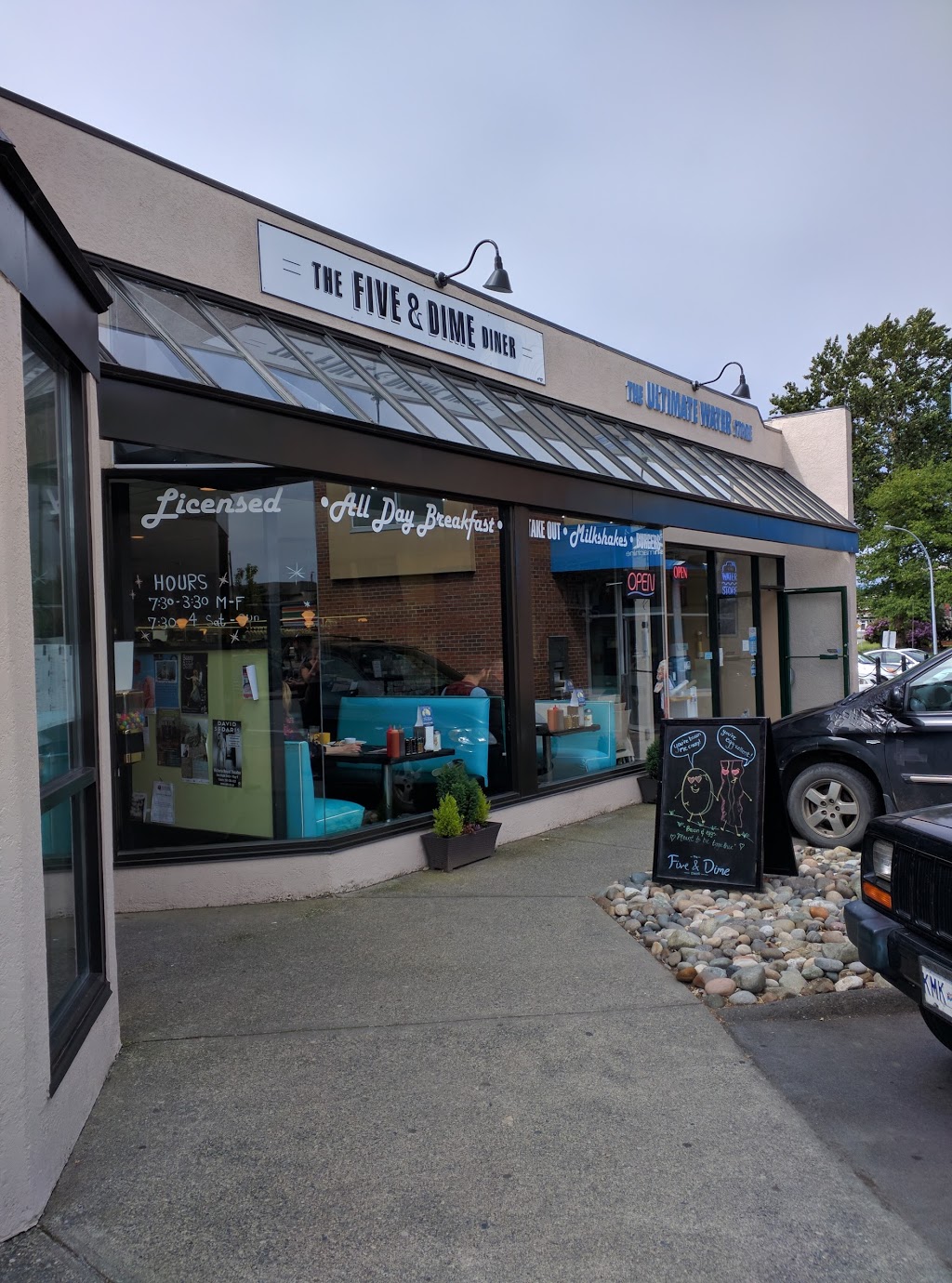 The Five & Dime Diner | 2305 Beacon Ave, Sidney, BC V8L 1W9, Canada | Phone: (778) 351-1555