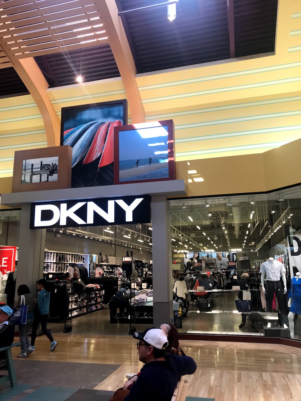 DKNY | 1 Bass Pro Mills Dr Space 203, Concord, ON L4K 5W4, Canada | Phone: (905) 264-4680