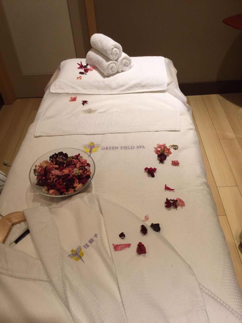 Green Field SPA | 8140 Leslie Rd. ＃200, Richmond, BC V6X 4A8, Canada | Phone: (604) 279-9040