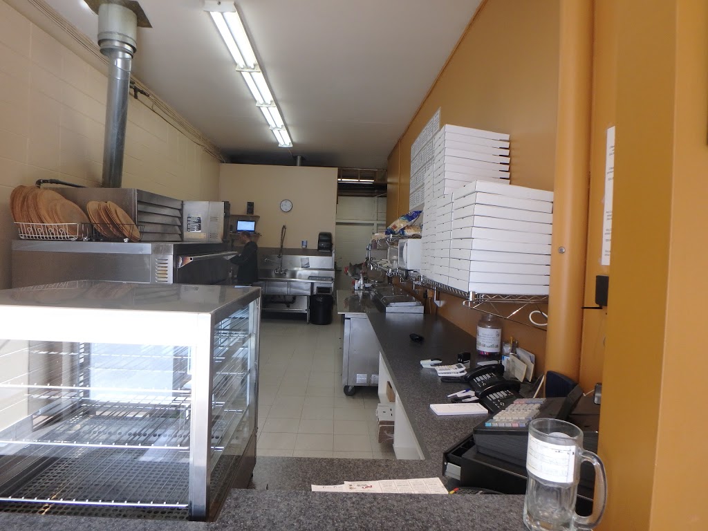 Yakis Pizza & Subs | 9902 Main St, Summerland, BC V0H 1Z0, Canada | Phone: (250) 494-7600