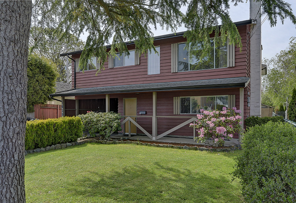 Janine Thomson - Pemberton Holmes Realty | 150-805 Cloverdale Ave, Victoria, BC V8X 2S9, Canada | Phone: (250) 384-8124
