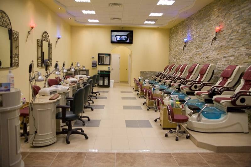 Instyle Nails & Spa | 3098 Carling Ave, Nepean, ON K2B 7K2, Canada | Phone: (613) 596-2112