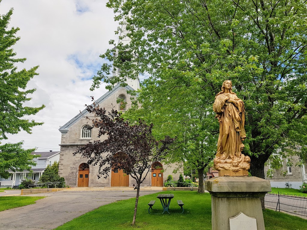 Presbytère Ste-Anne-de-Bellevue | 1 Rue de lÉglise, Sainte-Anne-de-Bellevue, QC H9X 1W4, Canada | Phone: (514) 457-5499