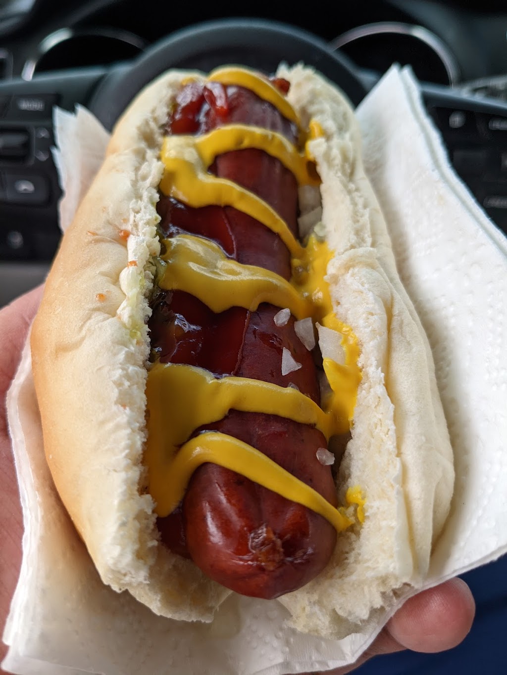 Famous Franks | 4585 Uplands Dr, Nanaimo, BC V9T 6M8, Canada | Phone: (250) 716-3331