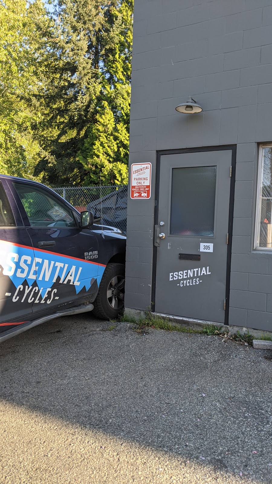 Essential Cycles Ltd | 305 Mansfield Pl, North Vancouver, BC V7J 1E4, Canada | Phone: (604) 809-9179