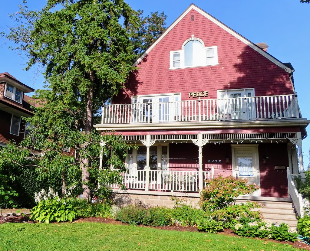 Redwood B & B | 5227 River Rd, Niagara Falls, ON L2E 3G9, Canada | Phone: (905) 358-1990