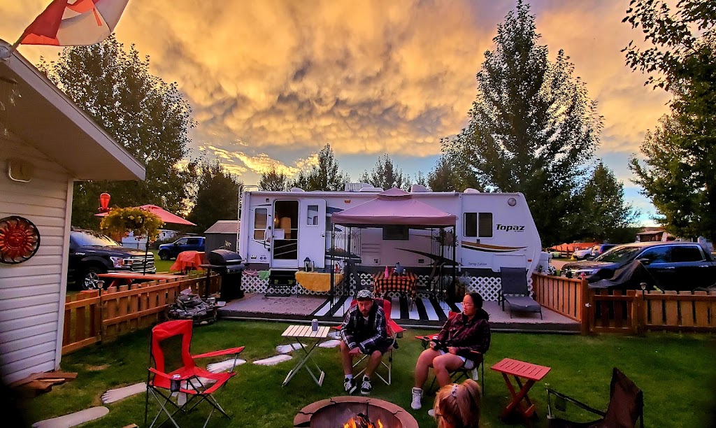 The Hoodoo RV Resort & Campground | 5075 AB-10, Drumheller, AB T0J 0Y4, Canada | Phone: (403) 823-2790