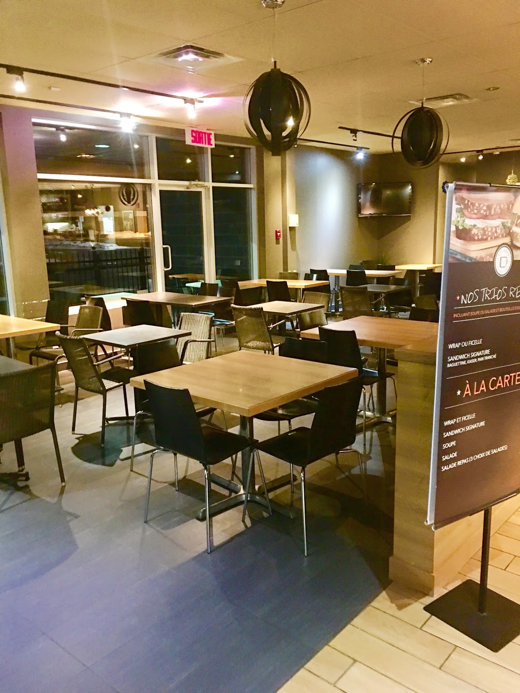 Café Dépôt | 2700 Boulevard des Entreprises, Terrebonne, QC J6X 4J8, Canada | Phone: (450) 477-0467