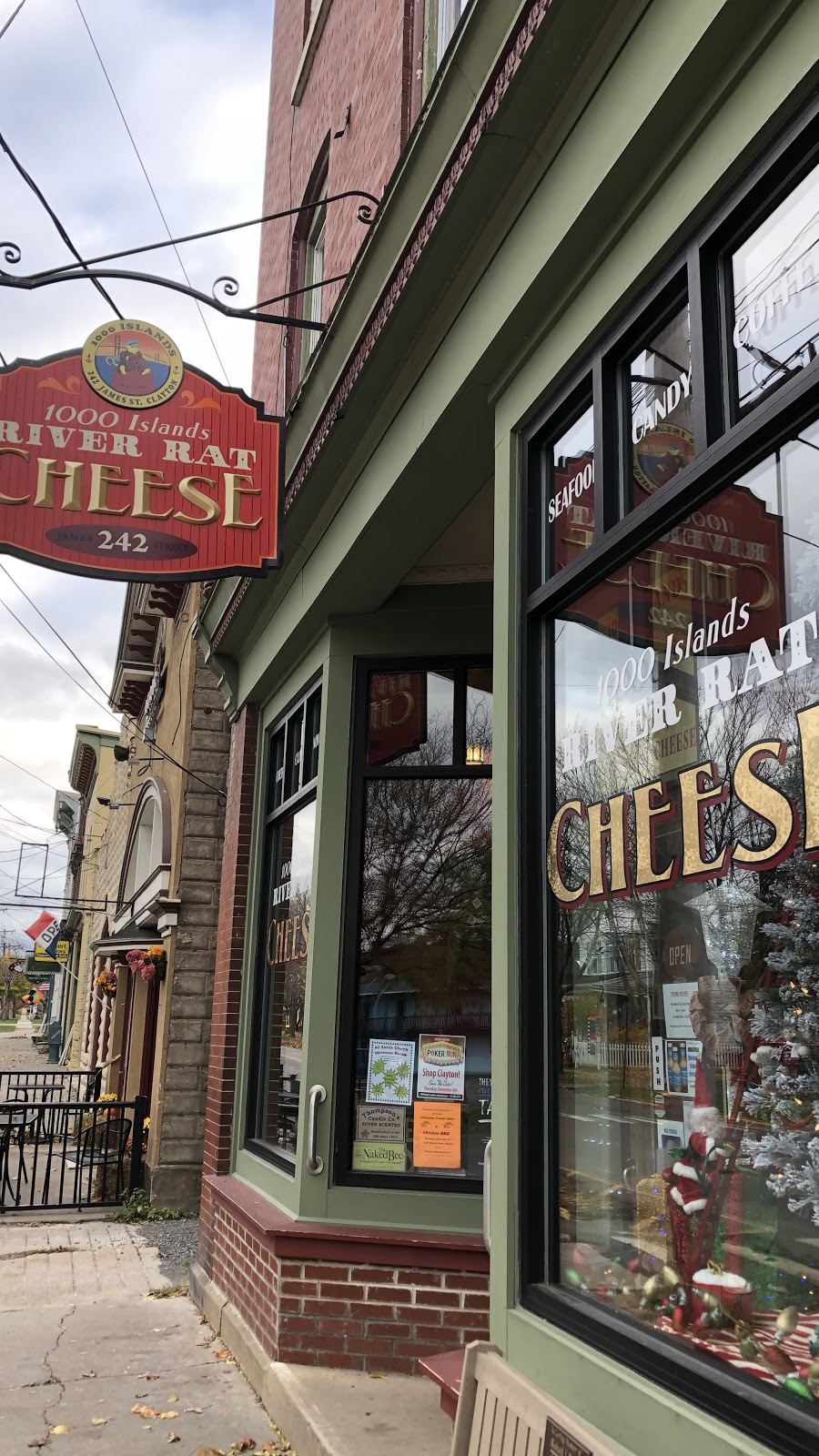 1000 Islands River Rat Cheese | 242 James St, Clayton, NY 13624, USA | Phone: (800) 752-1341