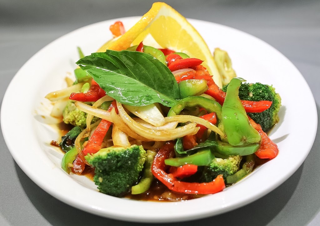 Baan Thai Wok & Bar (Broadmead) | 777 Royal Oak Dr #400, Victoria, BC V8X 4V1, Canada | Phone: (250) 658-0057