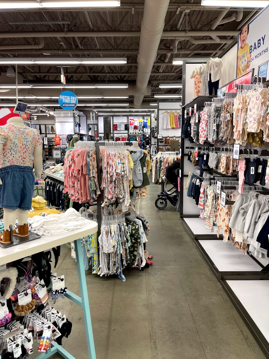 Old Navy | 2525 36 St NE, Calgary, AB T1Y 5T4, Canada | Phone: (403) 590-9501