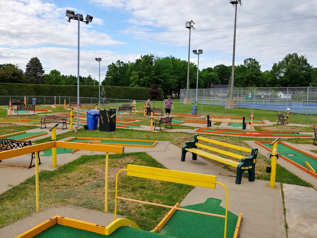 Mini-Putt Shawinigan-Sud | Mini-Putt, Parc multisport Réal-Dufresne, 1055 129e Rue, Shawinigan-Sud, QC G9P 5E9, Canada | Phone: (819) 536-5222