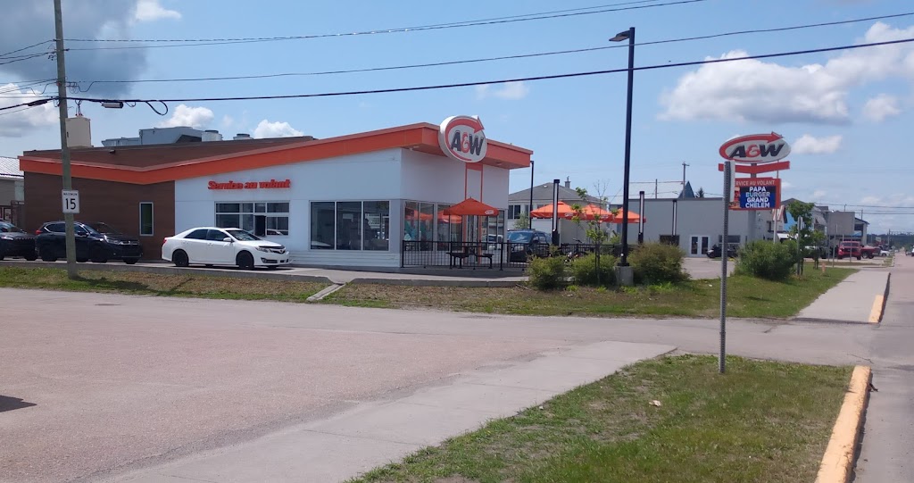 A&W Canada | 260 8e Av, Dolbeau-Mistassini, QC G8L 1Z5, Canada | Phone: (418) 979-3090