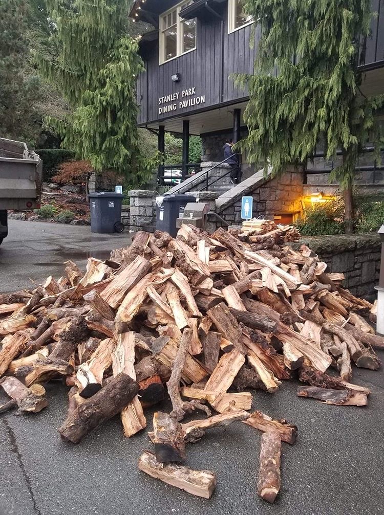 Firewood Vancouver | 7509 Meadow Ave, Burnaby, BC V5J 3R6, Canada | Phone: (604) 328-9722