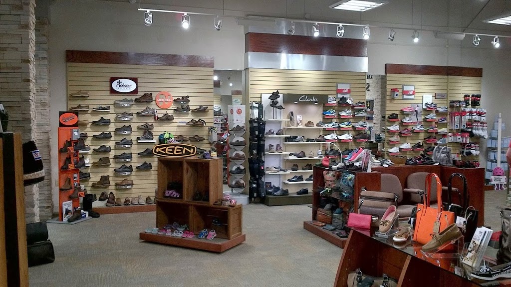 Becker Shoes Huntsville | The Huntsville Place Mall, 70 King William St, Huntsville, ON P1H 2A5, Canada | Phone: (705) 787-0991