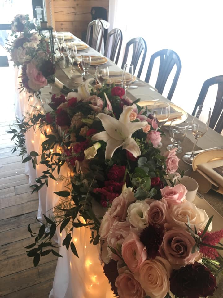 Laviolette Flowers & Wedding Decor | 1604 Laurier St, Rockland, ON K4K 1C7, Canada | Phone: (613) 446-0077