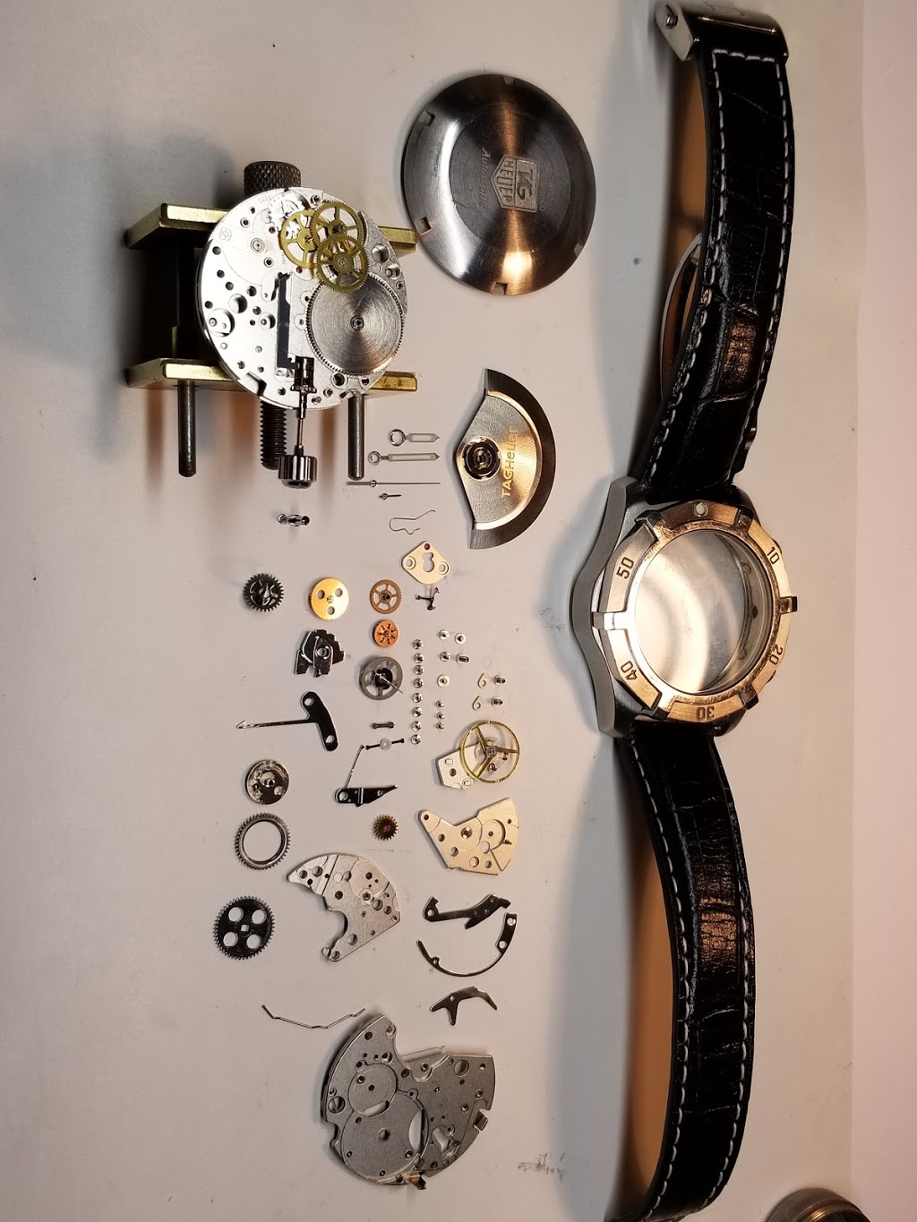 Renown Watch Services | 8 Westfield Dr, Whitby, ON L1P 0E7, Canada | Phone: (289) 892-7786