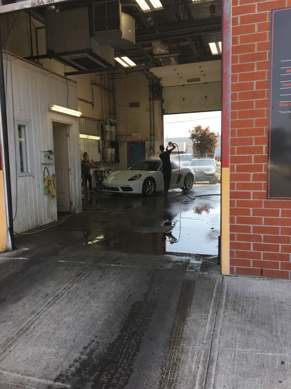 Car Wash Perfoclean - Auto detailing center | 501 Boulevard Antoine-Séguin, Saint-Eustache, QC J7P 0E1, Canada | Phone: (450) 491-1287