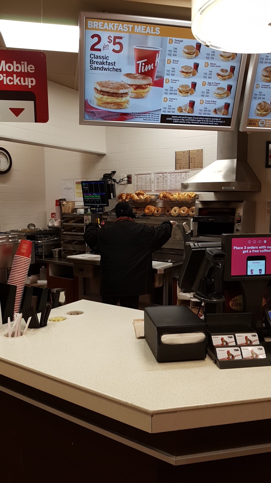 Tim Hortons | 401 Hazeldean Rd, Ottawa, ON K2T 1T8, Canada | Phone: (613) 592-6223