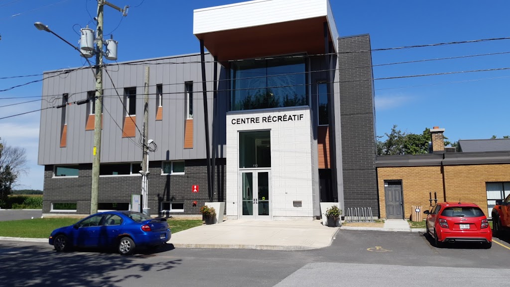 Centre Récréatif | 110 Rue Grégoire, Henryville, QC J0J 1E0, Canada | Phone: (450) 346-4106