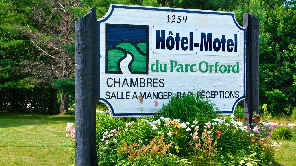 Hôtel du Parc Orford | 1259 Chemin de la Montagne, Orford, QC J1X 6X9, Canada | Phone: (800) 567-3475