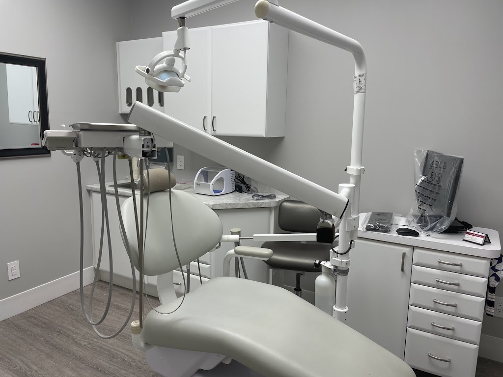 Denture Clinic | 765 Ward St Ste 2, Bridgenorth, ON K0L 1H0, Canada | Phone: (705) 292-0301