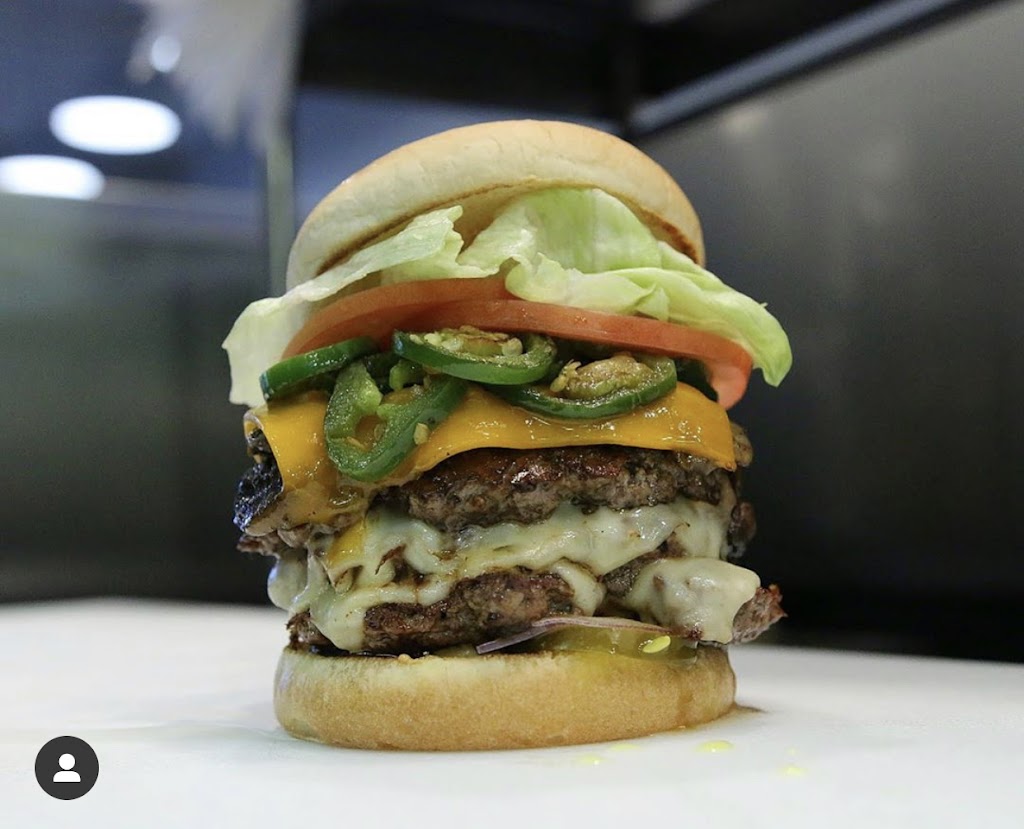 Fresh Burger Yonge | 5025 Yonge St, North York, ON M2N 5P2, Canada | Phone: (416) 901-9018