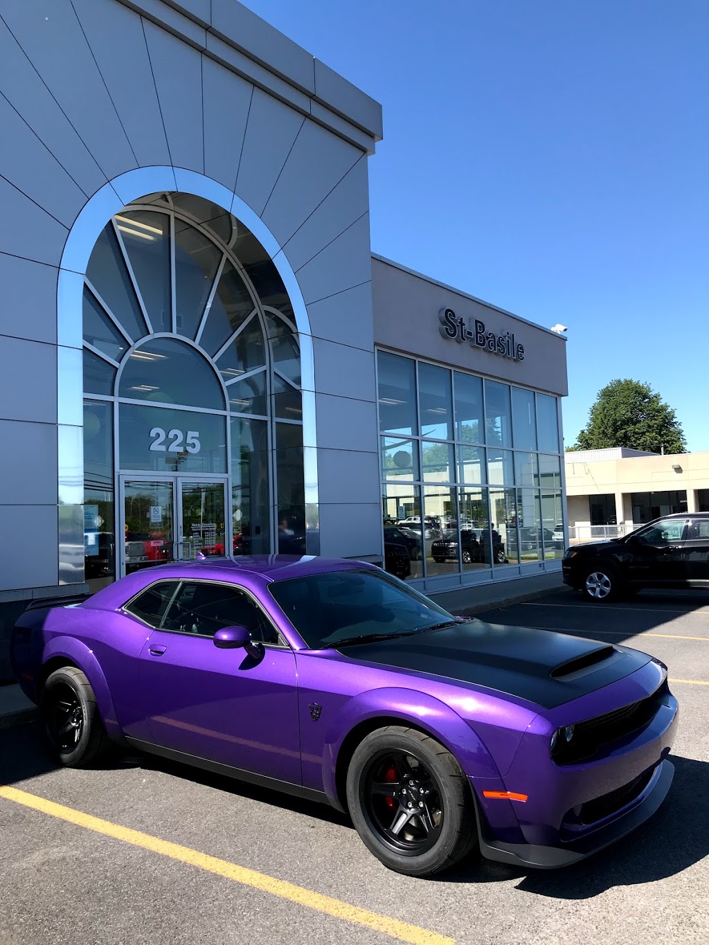 Dodge Chrysler Jeep Ram De Saint-Basile | 225 Boul Sir-Wilfrid-Laurier, Saint-Basile-le-Grand, QC J3N 1M2, Canada | Phone: (450) 653-0114