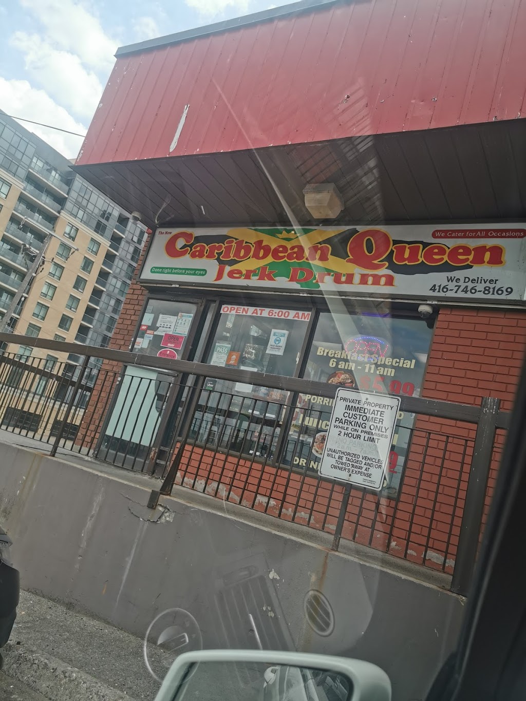 Caribbean Queen Jerk (Weston Road) | 3408 Weston Rd, Toronto, ON M9M 2W1, Canada | Phone: (416) 746-8169