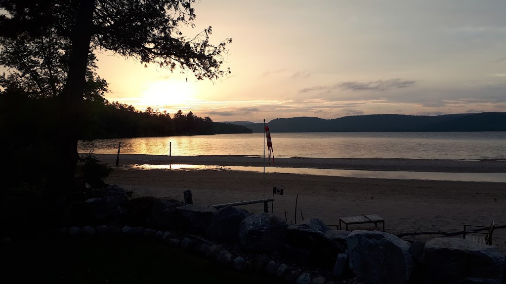 Bobs Beach House | 16 Ryans Camp Ln, Deep River, ON K0J 1P0, Canada | Phone: (905) 396-0911