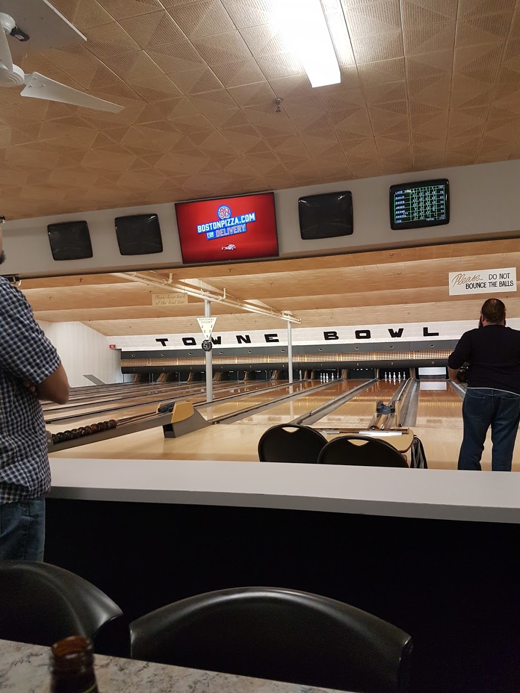 Towne Bowl | 11 Ottawa St N, Kitchener, ON N2H 3K1, Canada | Phone: (519) 744-9332