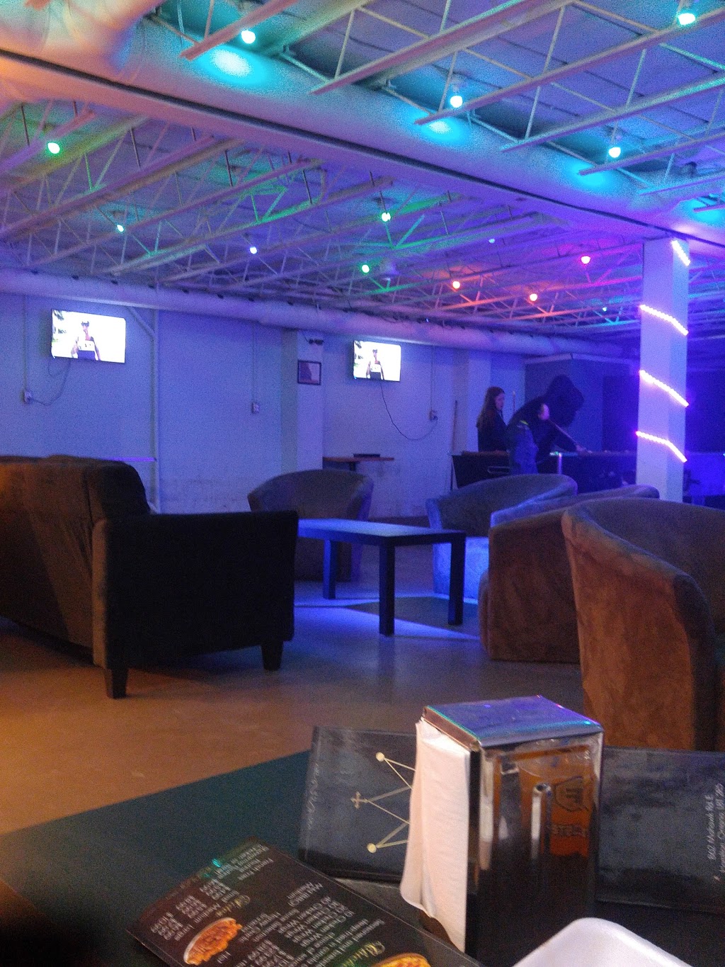 Kings Lounge Hookah Bar . ( entrance at back) | 866 Mohawk Rd E, Hamilton, ON L8T 2R5, Canada | Phone: (289) 684-6112