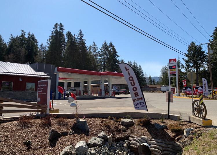 Coombs Corner Convenience | 2484 Alberni Hwy, Coombs, BC V0R 1M0, Canada | Phone: (250) 586-6111