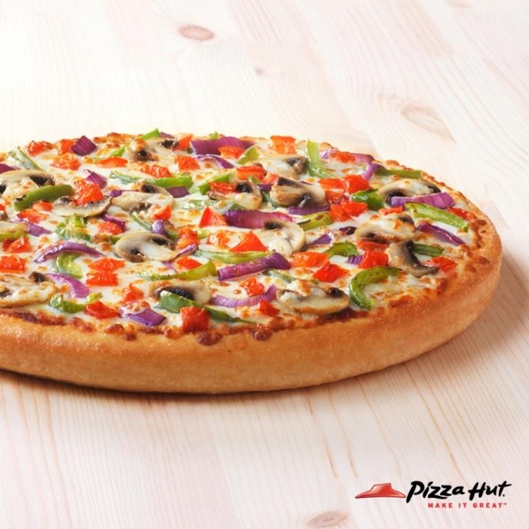 Pizza Hut | 107 Lombard St, Smiths Falls, ON K7A 5B8, Canada | Phone: (613) 284-1010