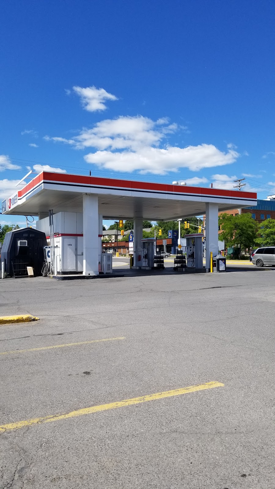 Pioneer - Gas Station | 590 Montréal Rd, Ottawa, ON K1K 0T9, Canada | Phone: (613) 744-7871