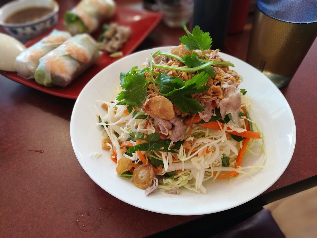 Vietnamese tea house | 2526 E Hastings St, Vancouver, BC V5K 1Z3, Canada | Phone: (604) 620-5922