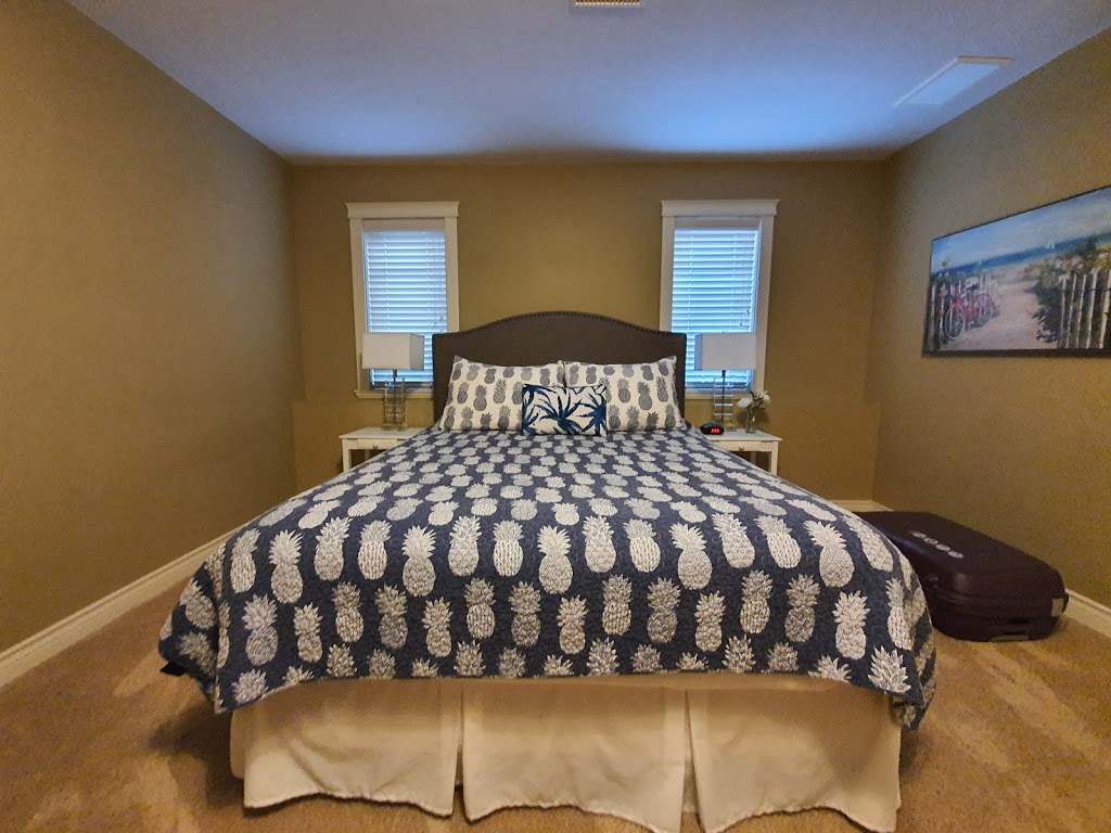 Lakeview- Sunny bedroom | 2975 Lakeview Cove Rd, West Kelowna, BC V1Z 4A1, Canada | Phone: (250) 863-9178