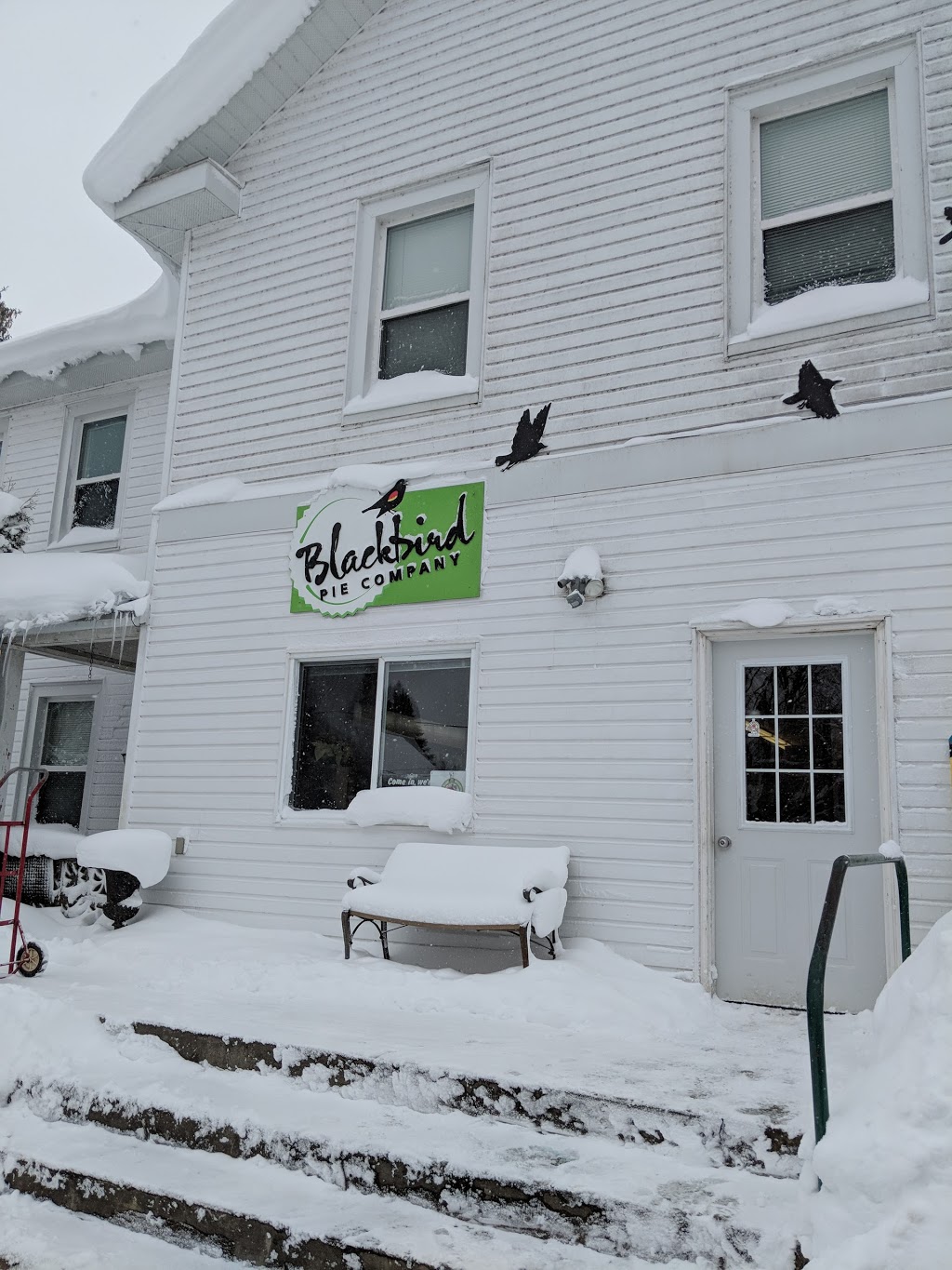 Blackbird Pie Company | 108 Main St, Heathcote, ON N0H 1N0, Canada | Phone: (519) 599-6573