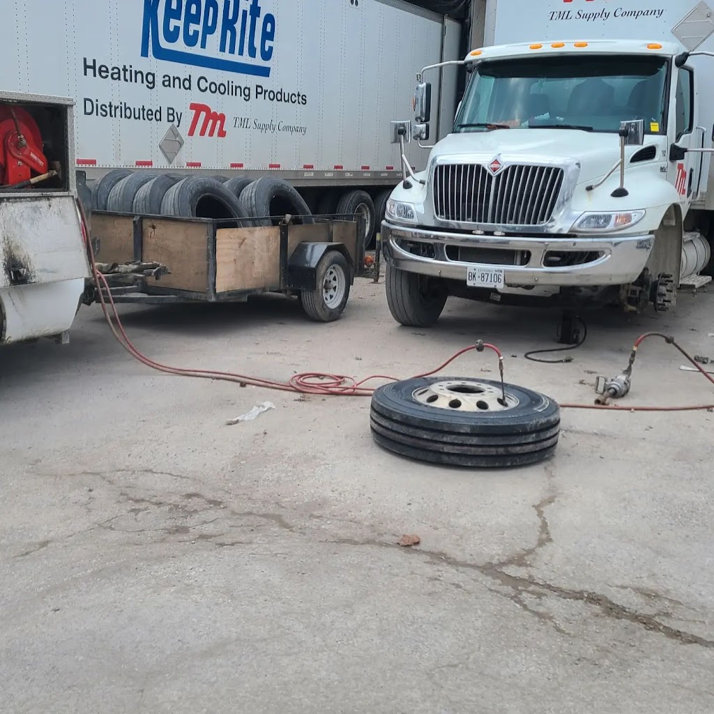 Lakeside Mobile Tire Inc | 153 Washburn Island Rd, Little Britain, ON K0M 2C0, Canada | Phone: (705) 214-9657