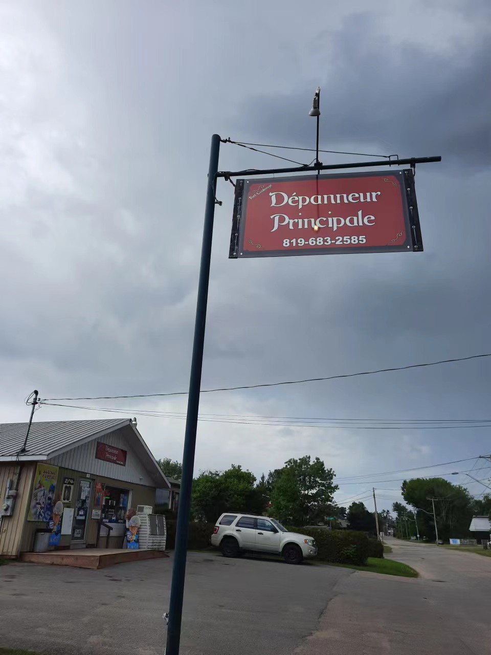 Depanneur Principale | 131 Rue Principale, Fort-Coulonge, QC J0X 1V0, Canada | Phone: (819) 683-2585