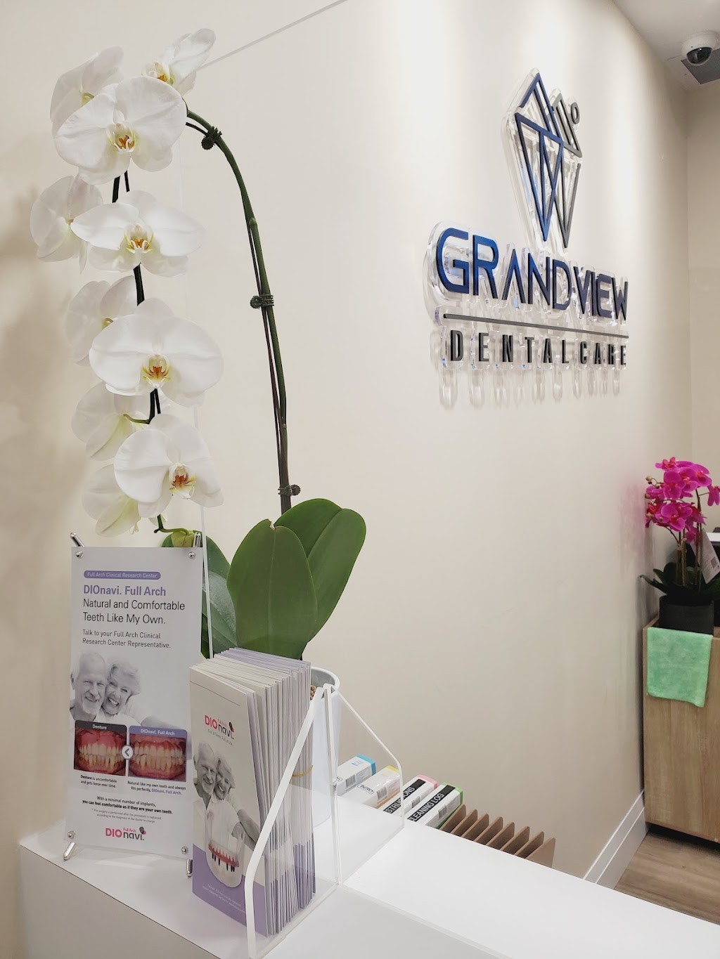 Grandview Dental Care | 7099 Yonge St Suite 208, Thornhill, ON L3T 0H1, Canada | Phone: (905) 764-2875
